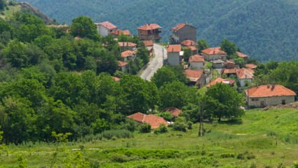 Село Орешец, област Пловдив, България - RILA.WS