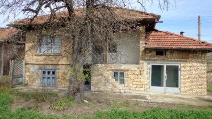 Селска къща с двор за продажба близо до Велико Търново IBG REAL ESTATE