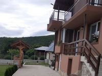 Вила под наем Костадинови - село Ветрен дол, Община Септември