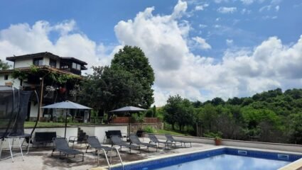 Къща за гости Котуци - село Буйновци, Община Елена