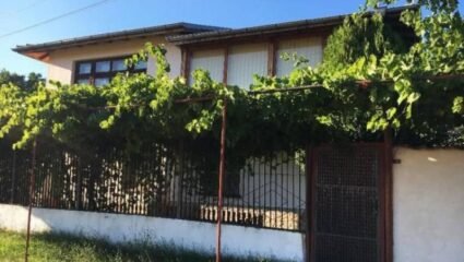 Продава двуетажна Нова КЪЩА с. Крайници, Област Кюстендил ...