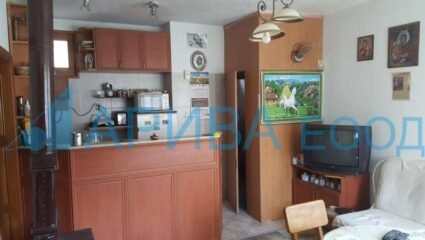 Къща до р. Арда в Долно Черковище, община Стамболово, област ...