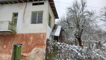 Продава Къща гр.Кюстендил, с. Средорек, с. Средорек, Област ...