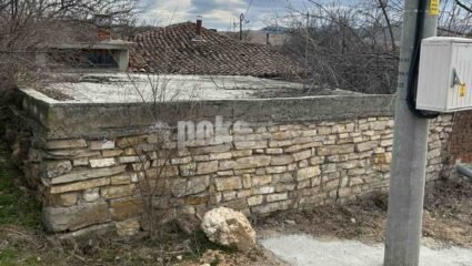 Къща с двор в село Верен, общ. Братя Даскалови, обл. Стара Загора