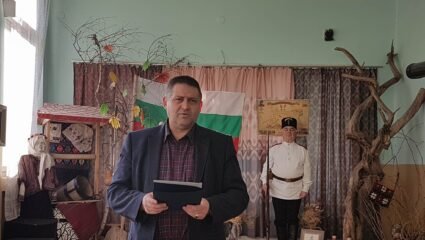 Валентин Василев поднесе венец в с. Топчии по повод 140 години от ...