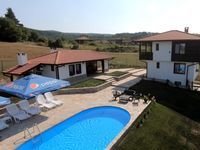 Къща за гости Даневи - село Средни колиби, Община Елена