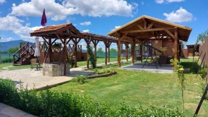 Къща под наем Болярската къща - село Палици, Община Елена