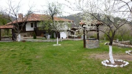 Къща за гости Радневи - село Райновци, Община Елена