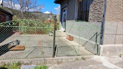 Къщи, вили в гр. Бобов дол - Обяви на изгодни цени! — Bazar.bg