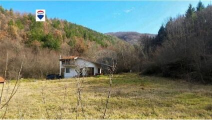 Къщи, вили в гр. Петрич - Обяви на изгодни цени! — Bazar.bg