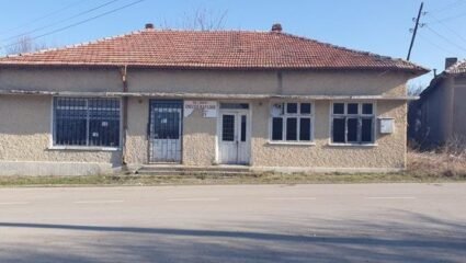 Продава МАГАЗИН в област Търговище, с. Цветница - 160 кв.м / При ...