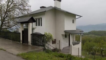 Вила Беломъжеви - село Патрешко, Община Троян