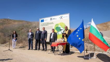 Председателят на Общински съвет - Благоевград Радослав Тасков ...