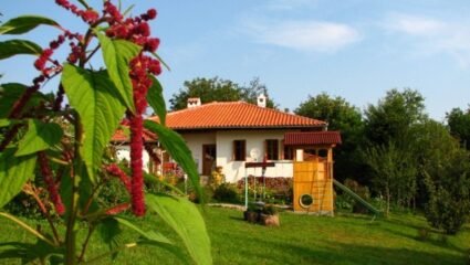 Къща за гости Утринна роса - село Марафелци, Община Елена