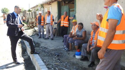 Областният управител провери ремонтните дейности на пътя между ...