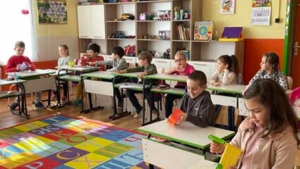 Децата от ДГ “Здравец“, град Костенец и ДГ “Здравец“, град Момин ...