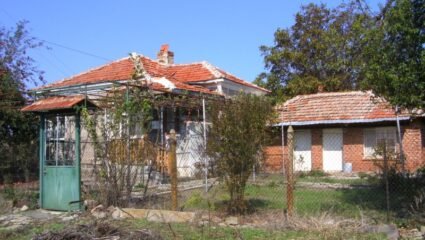 Продава КЪЩА/ СЕЛСКА КЪЩА, област Бургас, в района на Средец, с ...