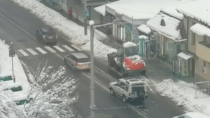 Десетки селища са без ток в Смолянска област, четири села в община ...