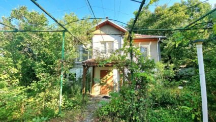 Къща в с. Марино поле Двуетажна къща 100 кв.м РЗП 795 кв.м двор ...