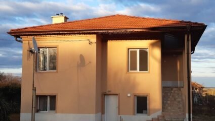 Къща в село Белила община Средец на 30 км от гр. Бургас Двуетажна ...