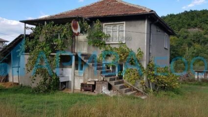 Къща в с. Кремен, община Кирково Двуетажна къща 251 кв.м РЗП 1484 ...