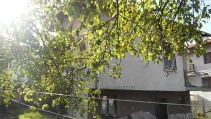 Триетажна КЪЩА - гр. Добринище - Област Благоевград, община Банско ...