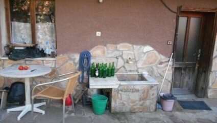 Триетажна КЪЩА - гр. Добринище - Област Благоевград, община Банско ...