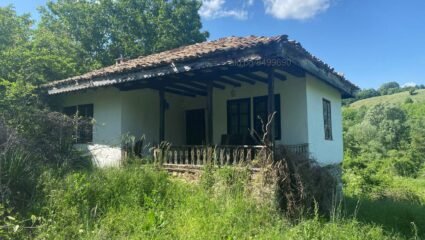 Възрожденска Къща село Звезда община Попово Двуетажна къща 90 кв.м ...