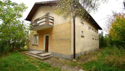 Продава къща в село Гърло, Област Перник Двуетажна къща 176 кв.м ...