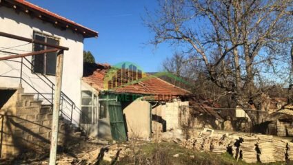 Невша, Къща, постройки, голям двор, само на 35 минути с кола от ...