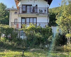 Къща трън - 21 обяви