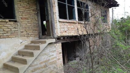 Къща село Звезда община Попово Двуетажна къща 105 кв.м РЗП 3904 кв ...