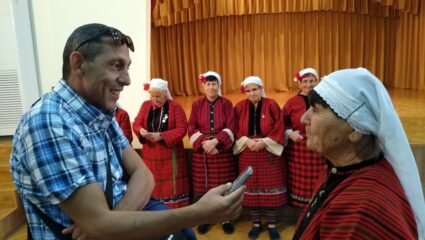 Събота сутрин в село Добрич - Общество