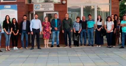 Депутатът Васил Цветков и Георг Георгиев се срещнаха с младежите ...