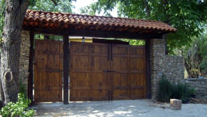 Къща за гости - Данината къща, с. Кметовци, Община Габрово