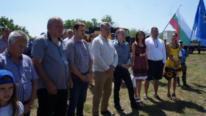 Делник – В Търнава беше открита официално жътвената кампания на ...