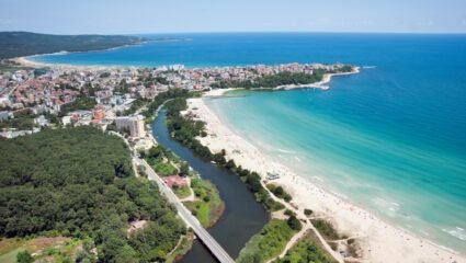 Днес Приморско навършва 20 години от обявяването му за Община ...