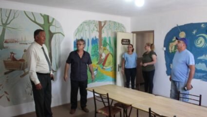 Откриха „Стая на приказките“ в читалището в село Севар, община ...