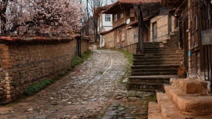 Сн. 8 - Жѐравна е село в Югоизточна България. То се намира в ...