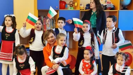 Посланикът на Турция подари мобилен медицински пункт на община ...