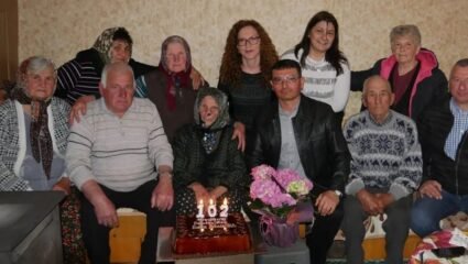 Баба Айше от село Иглика навърши 102 години - Добруджанска трибуна
