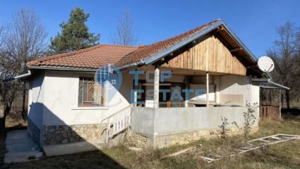 Тухлена къща в Еленския балкан, с. Баевци, област Велико Търново ...