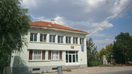 Купува земя в Орешник, община Тополовград