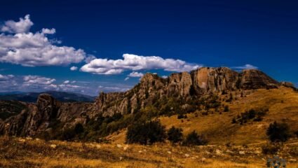 Коматински скали – образувания, намиращи се във Влахина планина ...