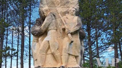 Паметникът на Горноджумайски партизански отряд „Никола Калъпчиев ...