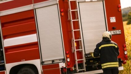 Лек автомобил горя в антоновското село Добротица – Новини Търговище