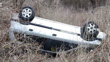 Автомобил се обърна по таван на Владая - Столица.bg