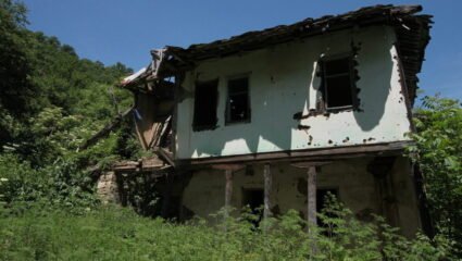 Образи от изчезващата България - Манастир 