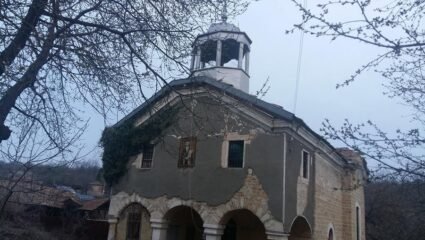 Църковен храм - с.Николаево | Опознай.bg