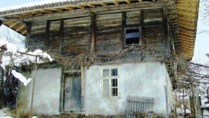 Продавам къща с дворно място в село Давери, община Елена, област ...